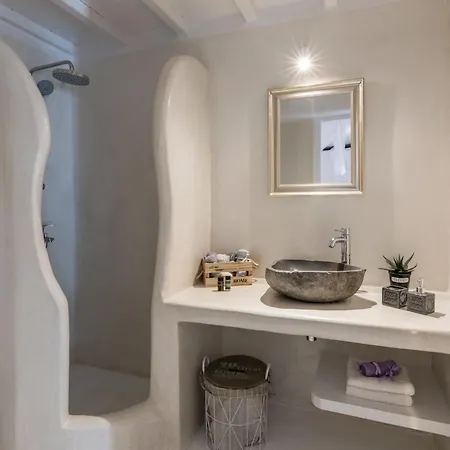 Hotel Extravagant Mykonos - Pousha - 5 Bedrooms - Sea Front Location - Whitewashed Architecture 4*