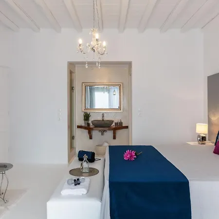 Extravagant Mykonos - Pousha - 5 Bedrooms - Sea Front Location - Whitewashed Architecture
