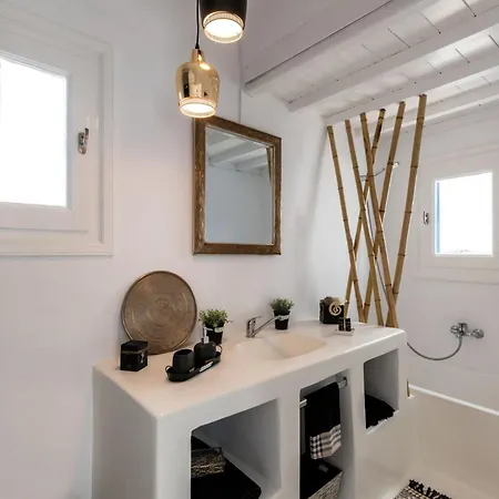 Extravagant Mykonos - Pousha - 5 Bedrooms - Sea Front Location - Whitewashed Architecture 4* Agios Ioannis Diakoftis