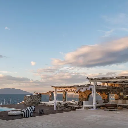 Extravagant Mykonos - Pousha - 5 Bedrooms - Sea Front Location - Whitewashed Architecture 4*