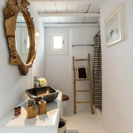 Extravagant Mykonos - Pousha - 5 Bedrooms - Sea Front Location - Whitewashed Architecture